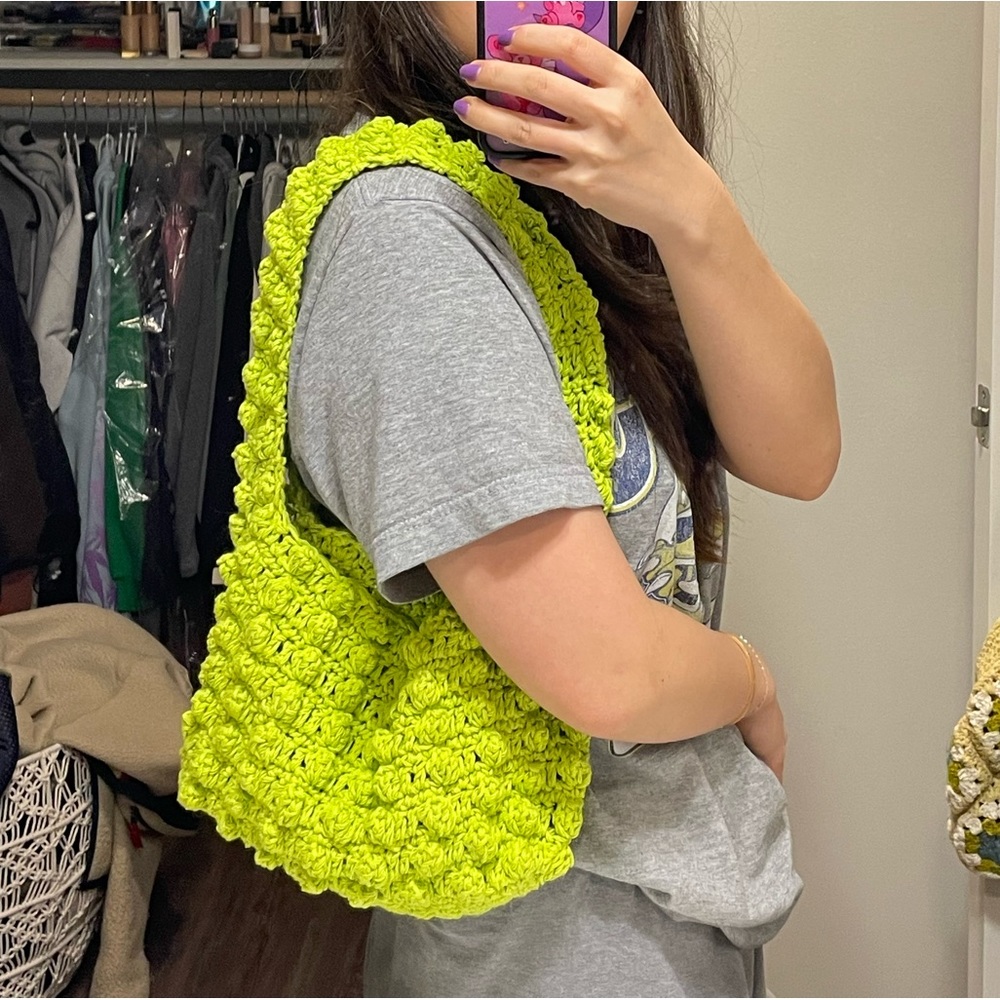 Kiwi crochet cloud bag